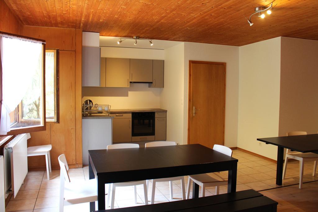 La Pierre A Catillon Moleson Экстерьер фото